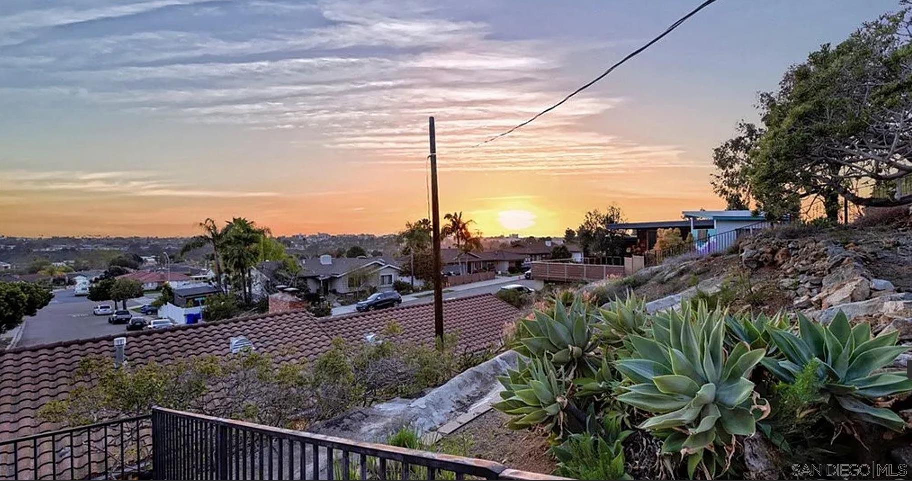 6570 Hillgrove