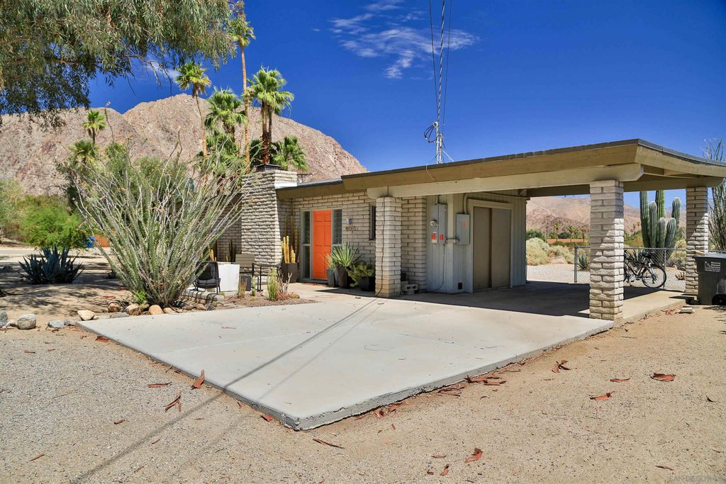 Photo of 406 Santa Fe Trail, Borrego Springs, CA 92004 (MLS # 250030678)
