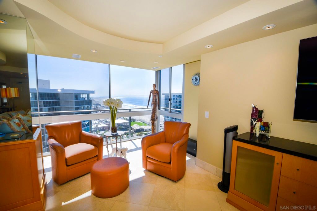 Photo of 1810 Avenida Del Mundo #1609, Coronado, CA 92118 (MLS # 250023598)