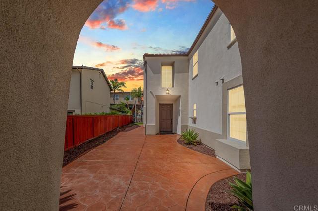 1452 Canoe Creek Way