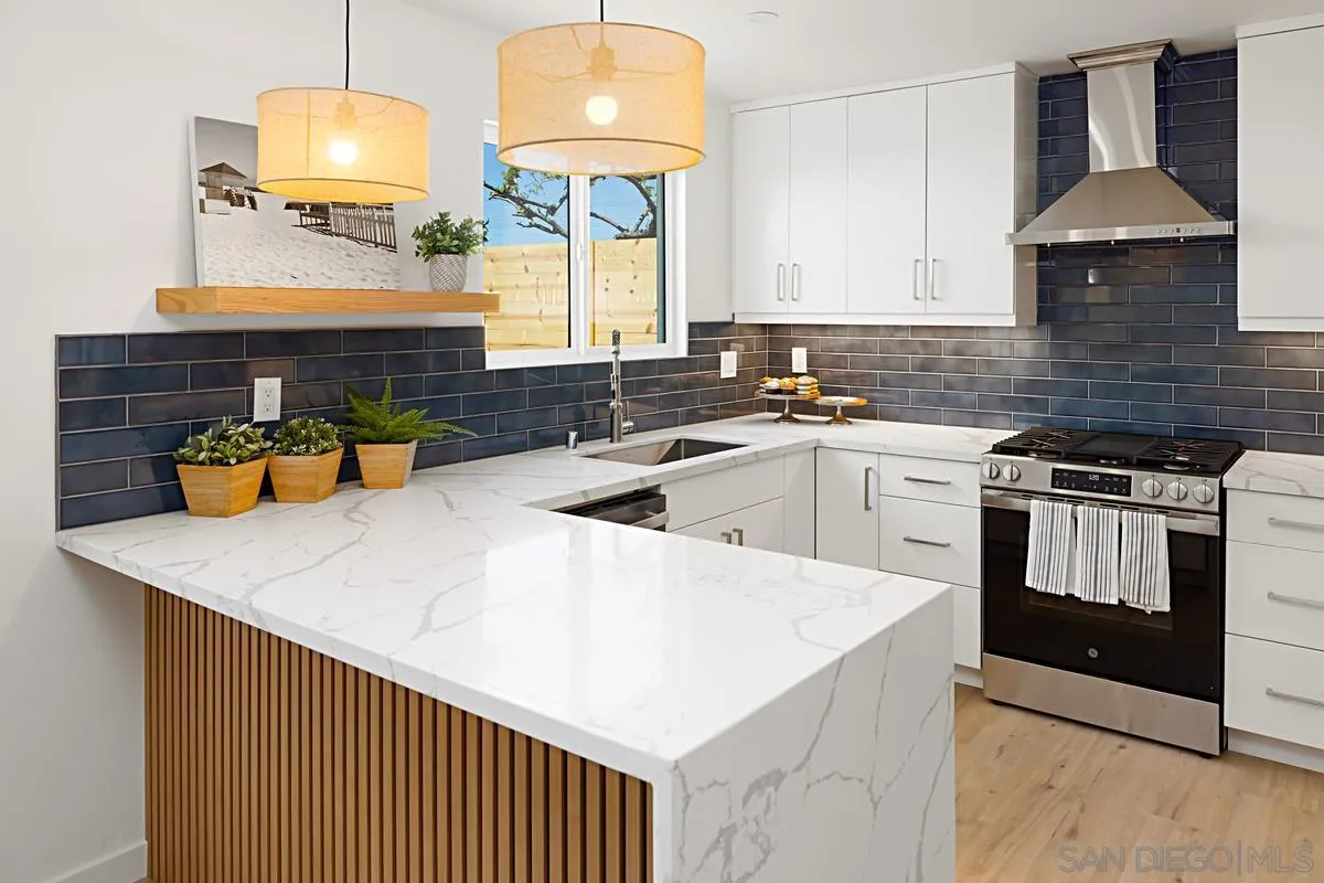 San Diego, California 92117, United States, 4 Bedrooms Bedrooms, ,2 BathroomsBathrooms,Residential,Active,106223