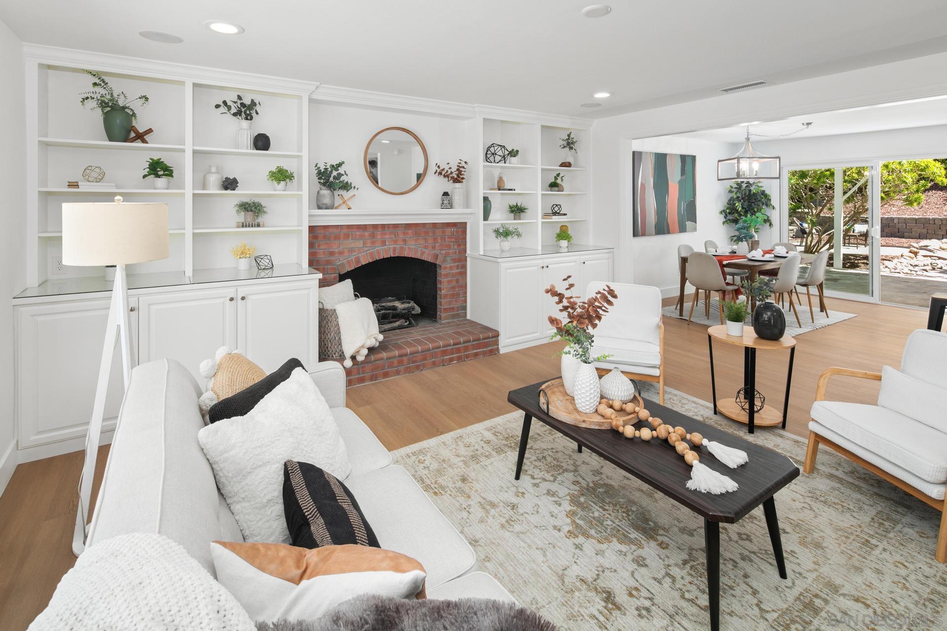 5291 Vickie Dr