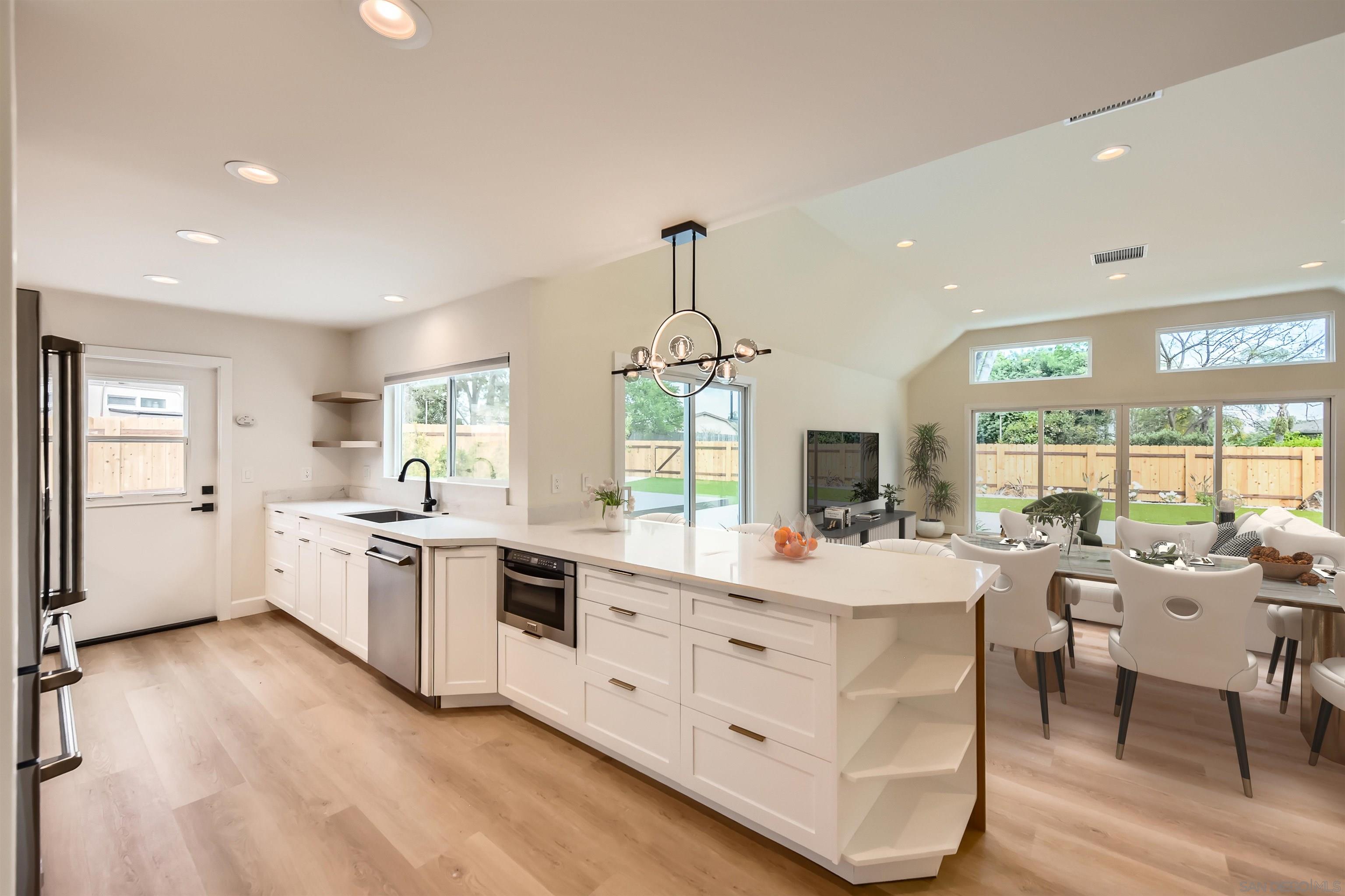 462 Via Arboles