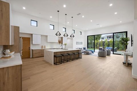 810 Seabright Lane Solana Beach CA 92075
