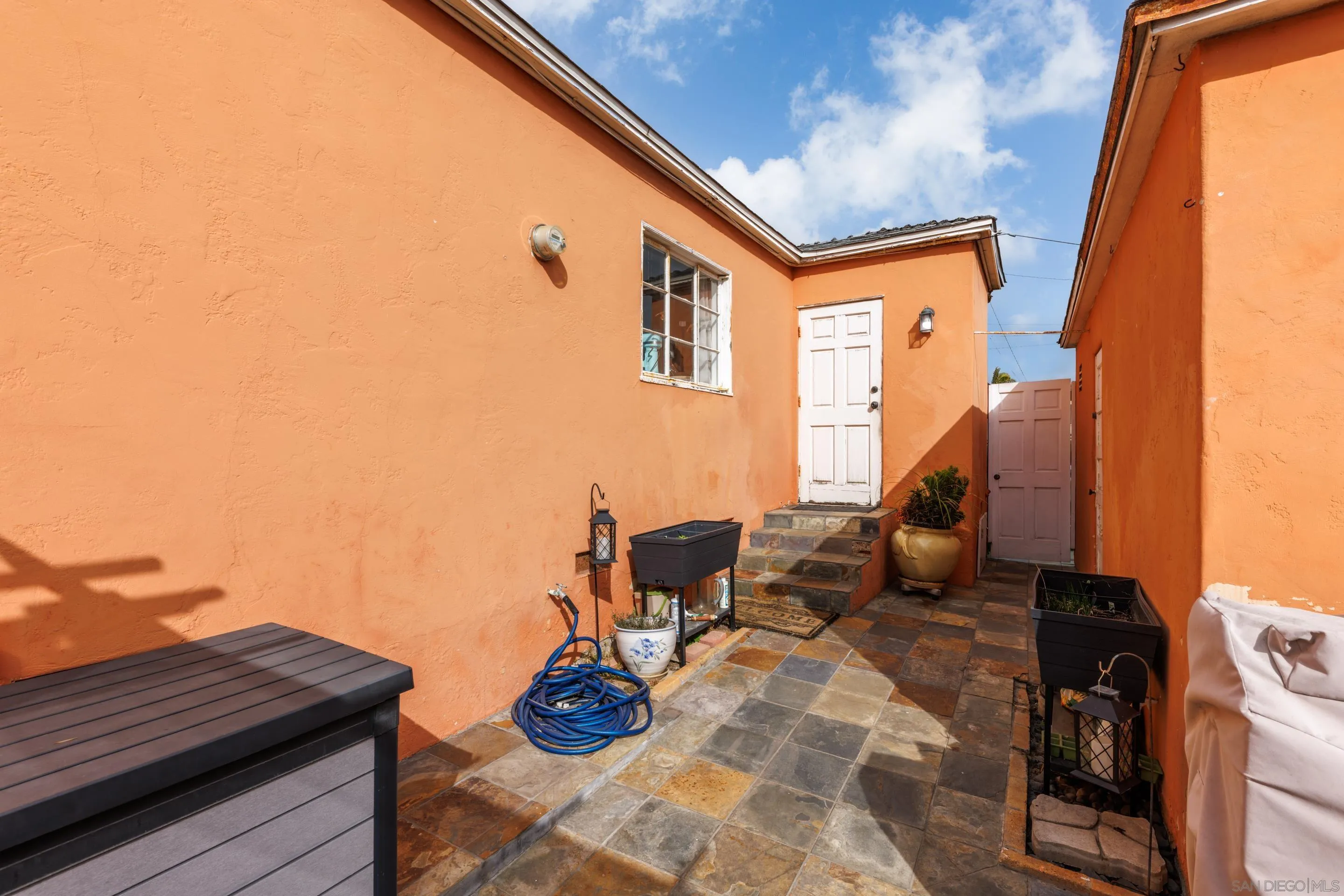 San Diego, California 92109, United States, 2 Bedrooms Bedrooms, ,1 BathroomBathrooms,Residential,Pending,5009