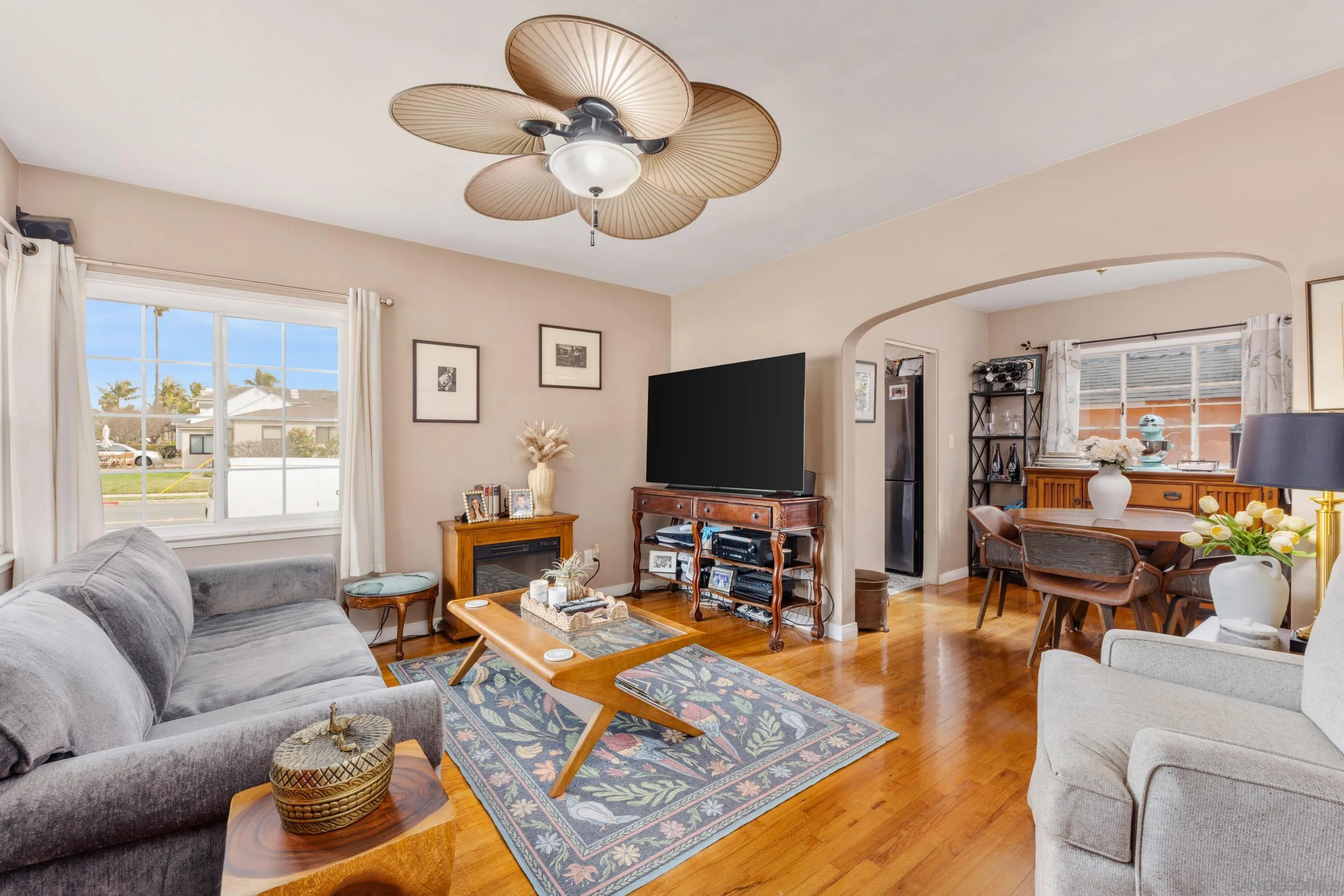 San Diego, California 92109, United States, 2 Bedrooms Bedrooms, ,1 BathroomBathrooms,Residential,Pending,5009