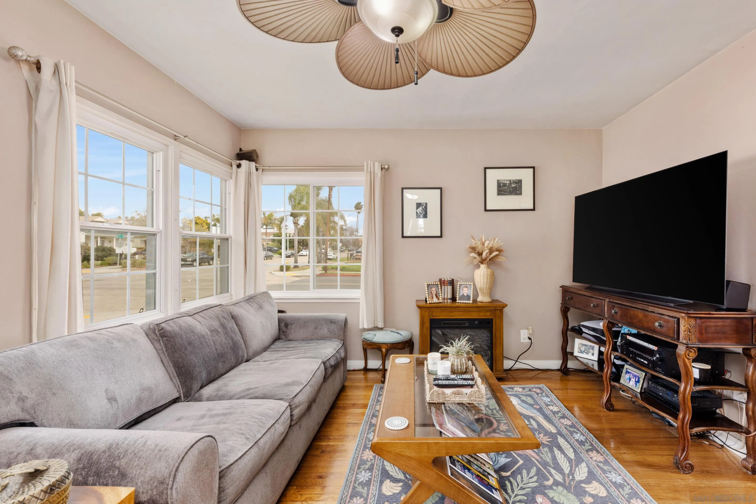 San Diego, California 92109, United States, 2 Bedrooms Bedrooms, ,1 BathroomBathrooms,Residential,Pending,5009