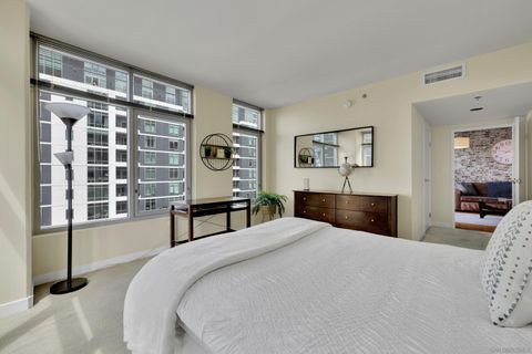 Tiny photo for 425 W Beech St #1205, San Diego, CA 92101 (MLS # 250024310)