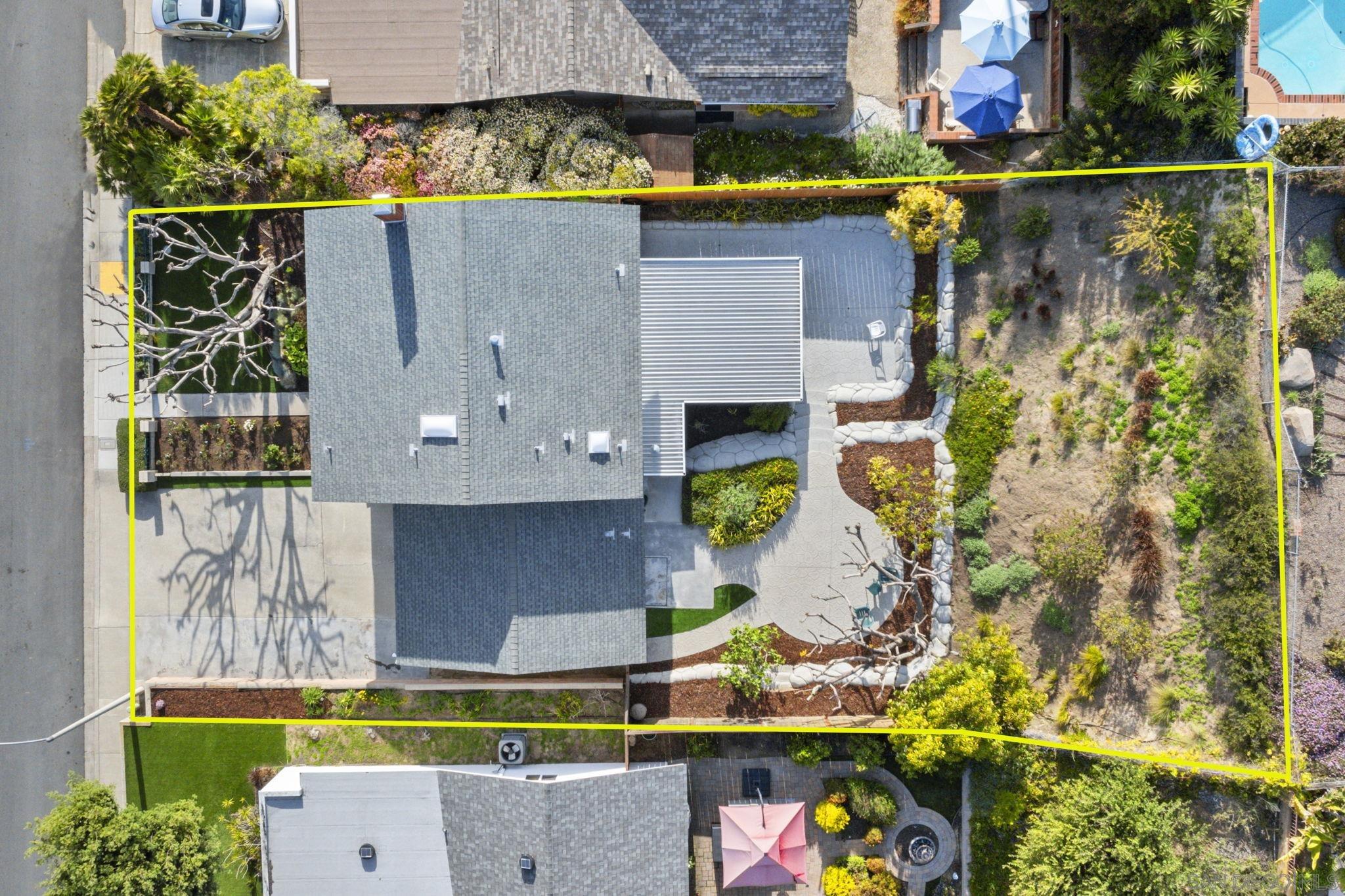 3252 Eichenlaub St