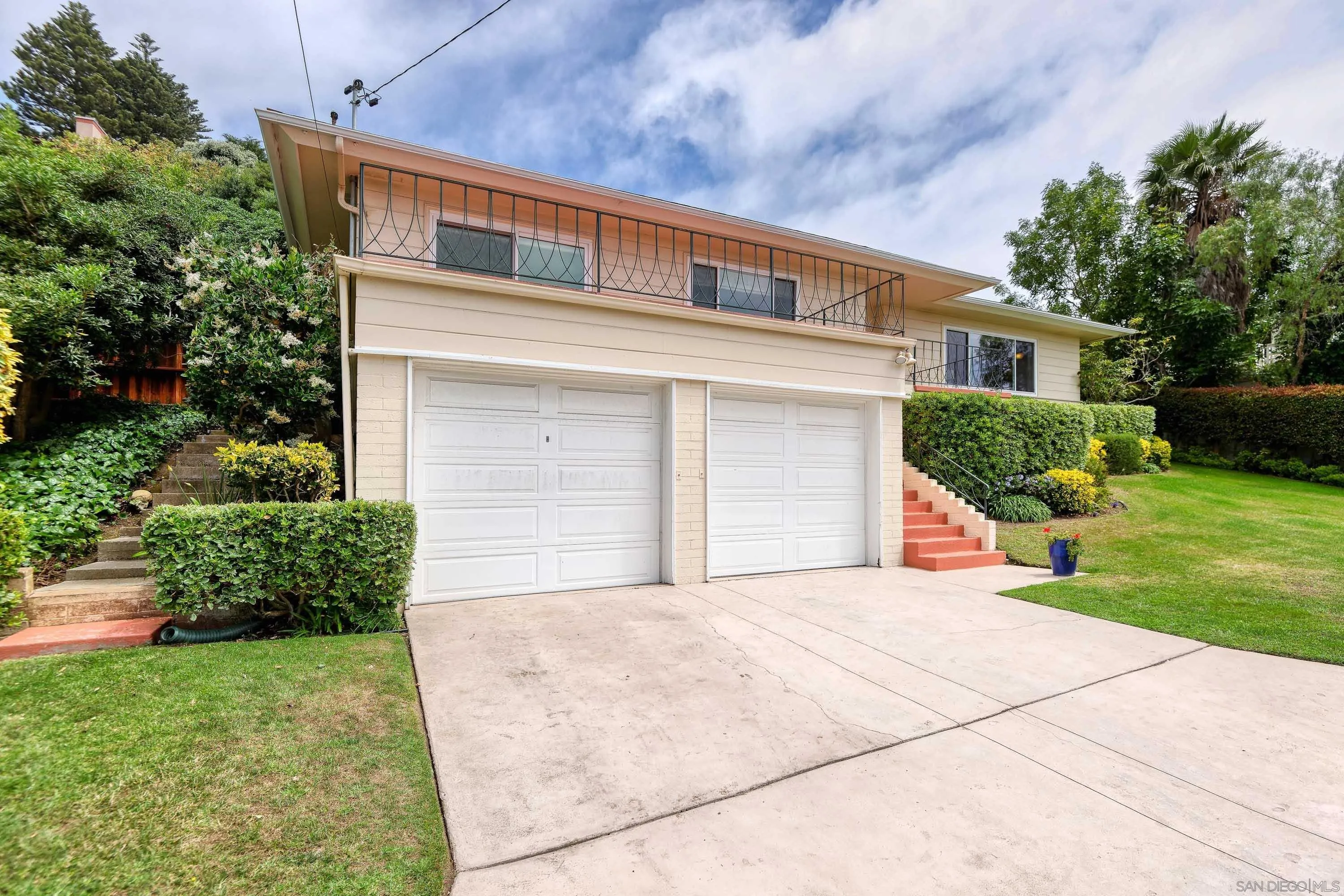 La Jolla, California 92037, United States, 3 Bedrooms Bedrooms, ,2 BathroomsBathrooms,Residential,Pending,28769