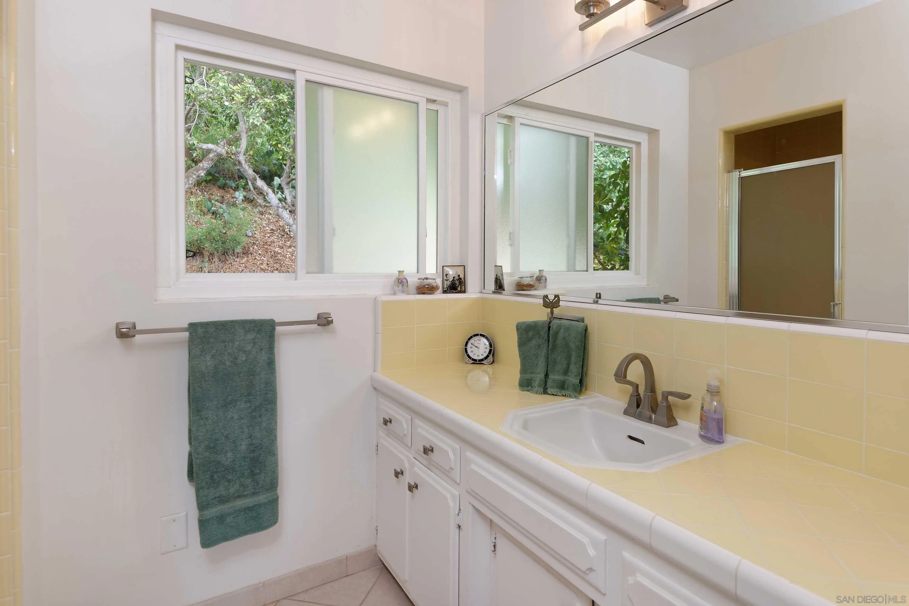 La Jolla, California 92037, United States, 3 Bedrooms Bedrooms, ,2 BathroomsBathrooms,Residential,Pending,28769