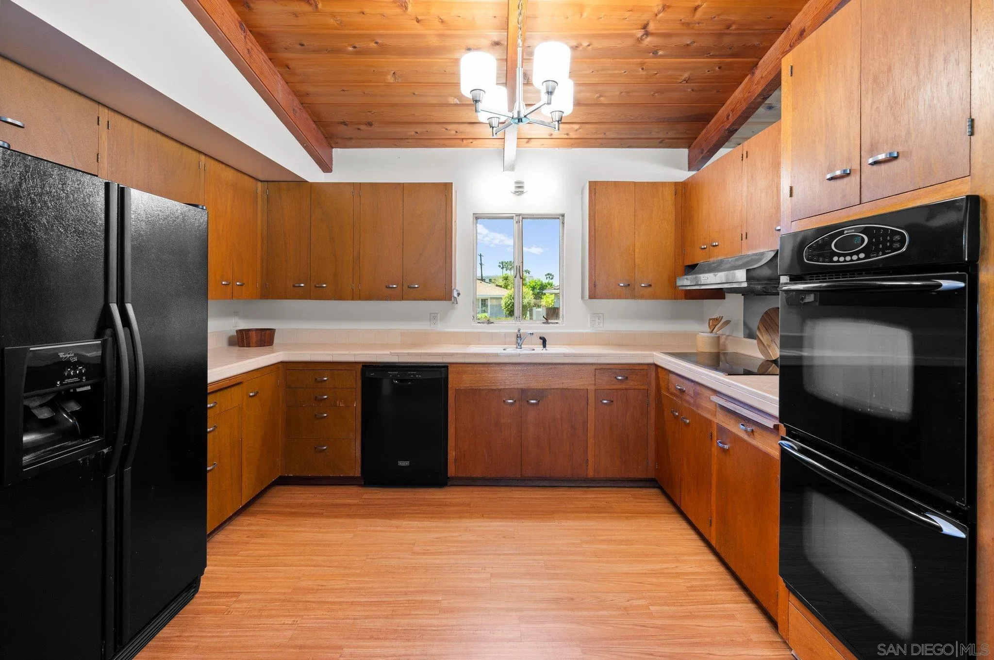 La Jolla, California 92037, United States, 3 Bedrooms Bedrooms, ,2 BathroomsBathrooms,Residential,Active,131777