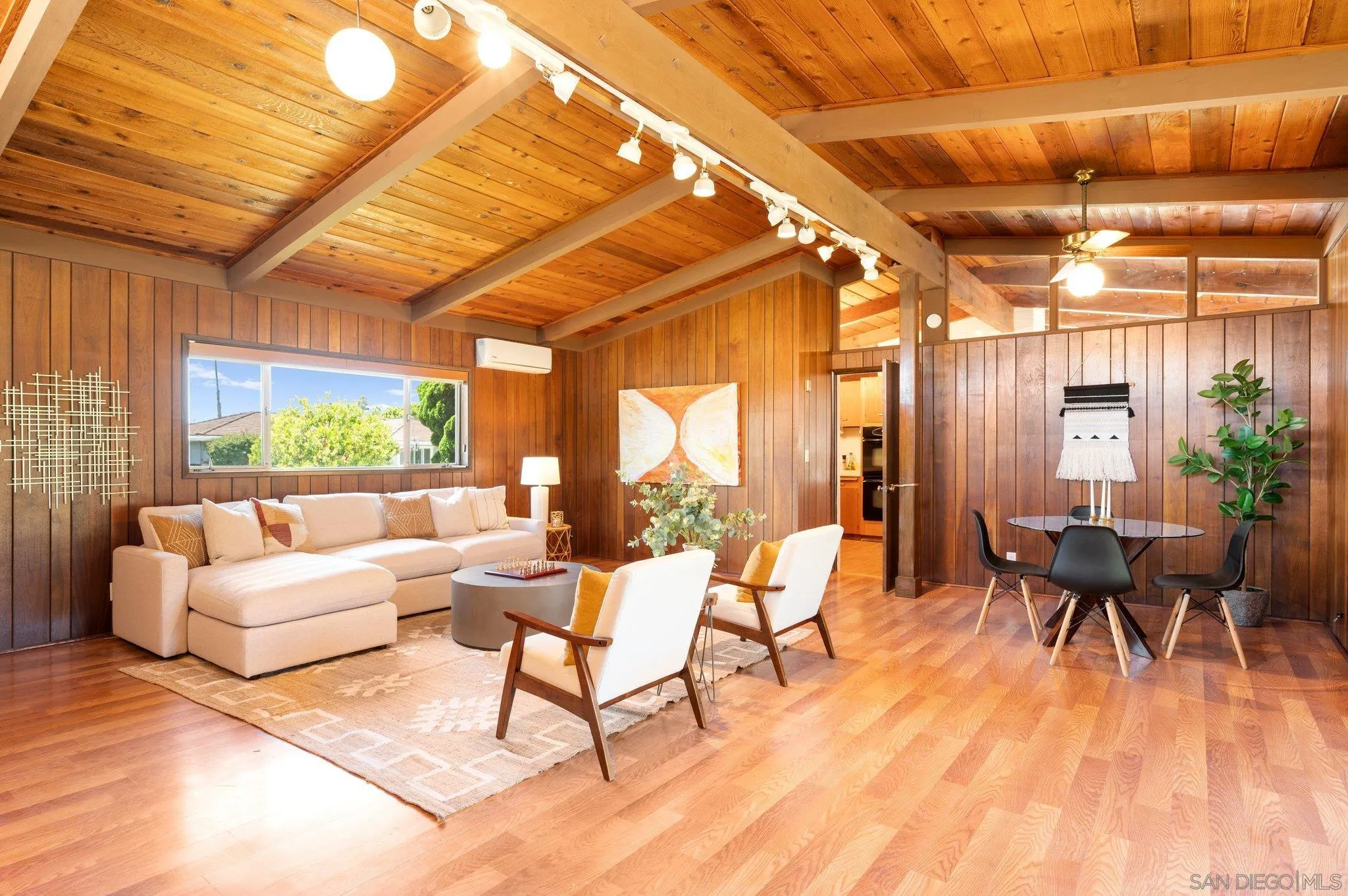 La Jolla, California 92037, United States, 3 Bedrooms Bedrooms, ,2 BathroomsBathrooms,Residential,Active,131777