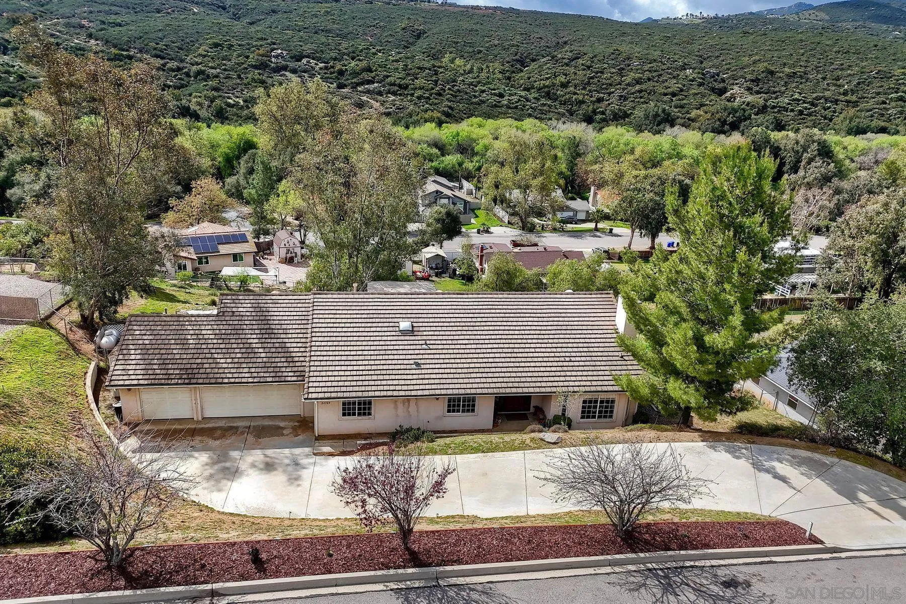 Ramona, California 92065, United States, 3 Bedrooms Bedrooms, ,2 BathroomsBathrooms,Residential,Active,98925