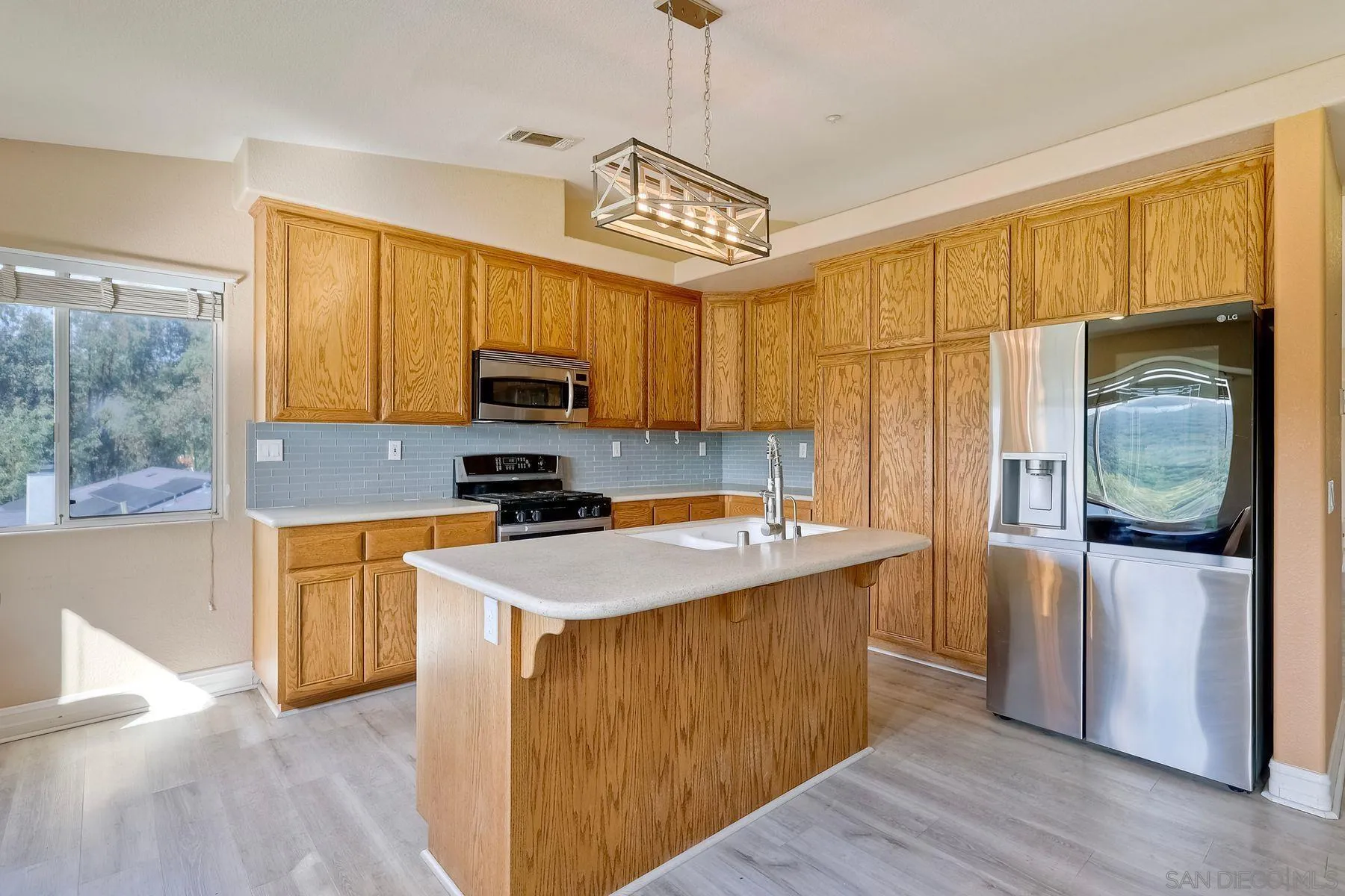 Ramona, California 92065, United States, 3 Bedrooms Bedrooms, ,2 BathroomsBathrooms,Residential,Active,98925