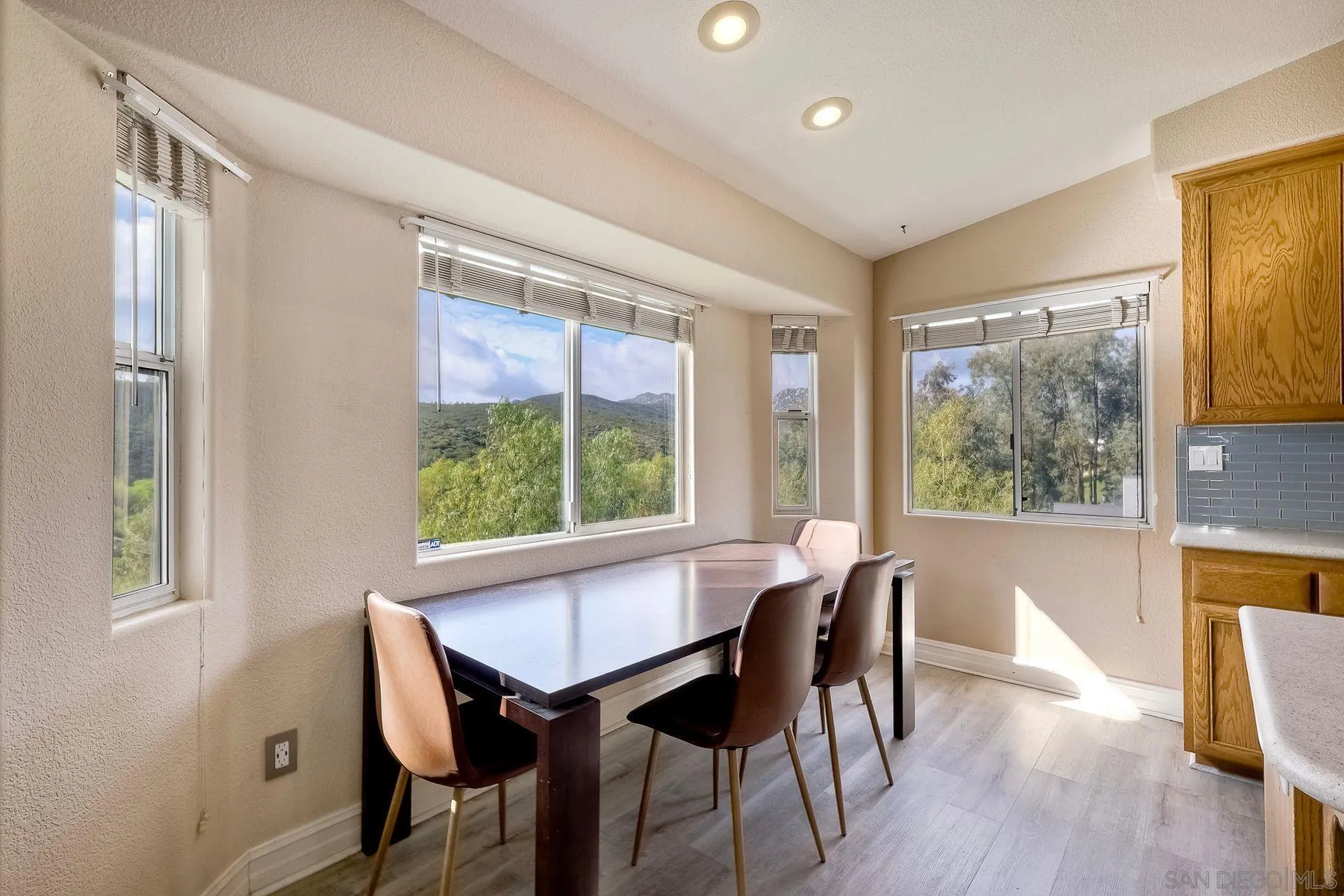 Ramona, California 92065, United States, 3 Bedrooms Bedrooms, ,2 BathroomsBathrooms,Residential,Active,98925