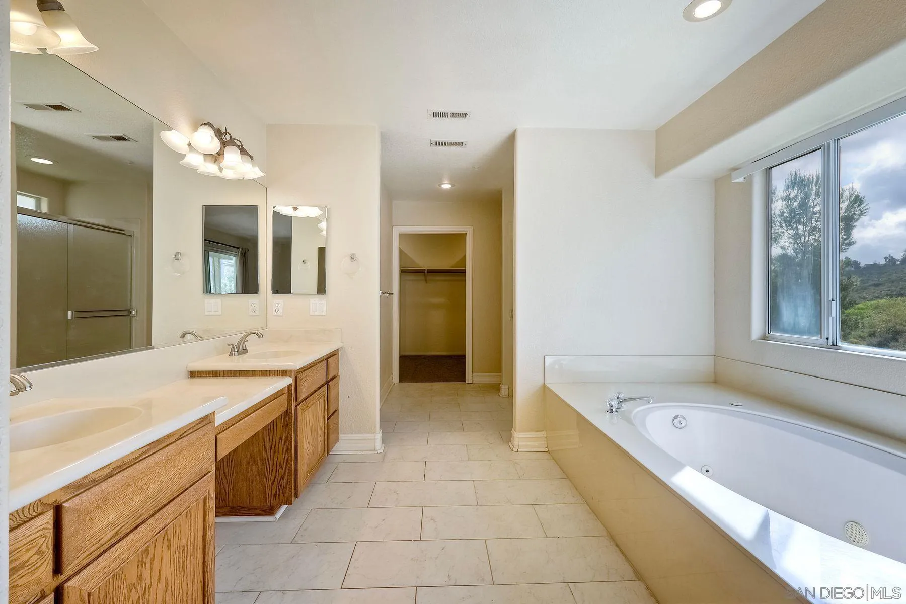 Ramona, California 92065, United States, 3 Bedrooms Bedrooms, ,2 BathroomsBathrooms,Residential,Active,98925