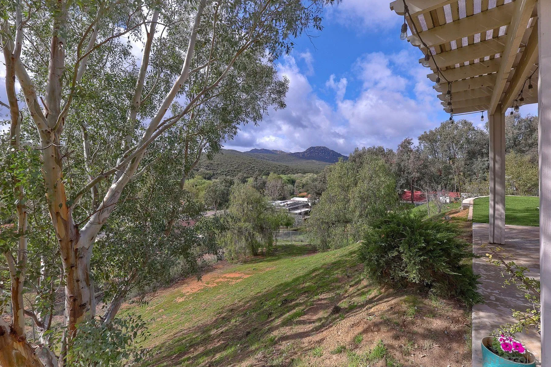 Ramona, California 92065, United States, 3 Bedrooms Bedrooms, ,2 BathroomsBathrooms,Residential,Active,98925