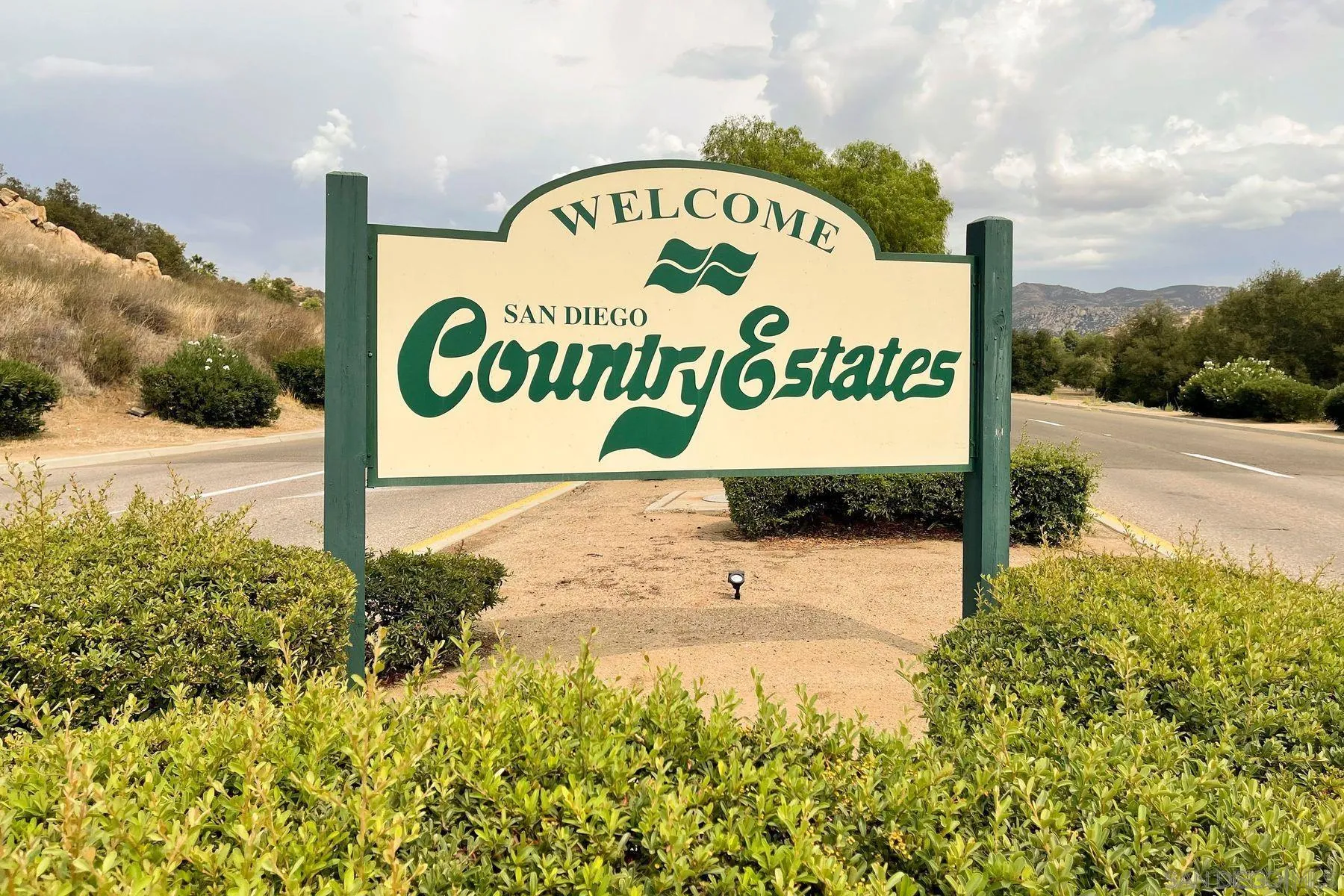 Ramona, California 92065, United States, 3 Bedrooms Bedrooms, ,2 BathroomsBathrooms,Residential,Active,98925