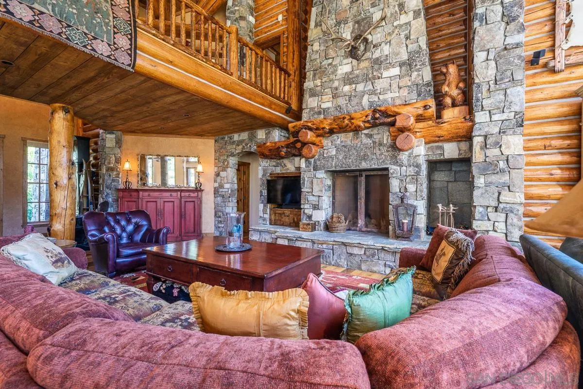 Mammoth Lakes, California 93546, United States, 6 Bedrooms Bedrooms, ,7 BathroomsBathrooms,Residential,Active,74643