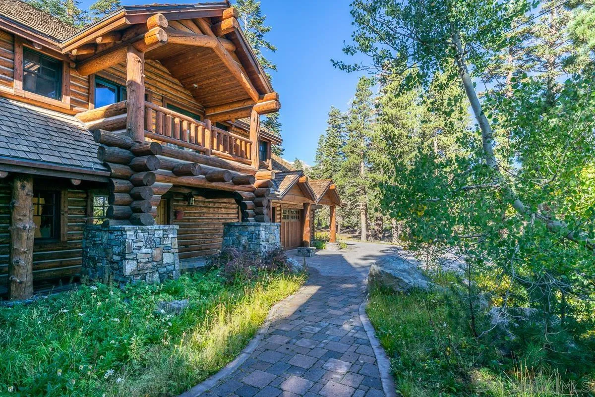 Mammoth Lakes, California 93546, United States, 6 Bedrooms Bedrooms, ,7 BathroomsBathrooms,Residential,Active,74643
