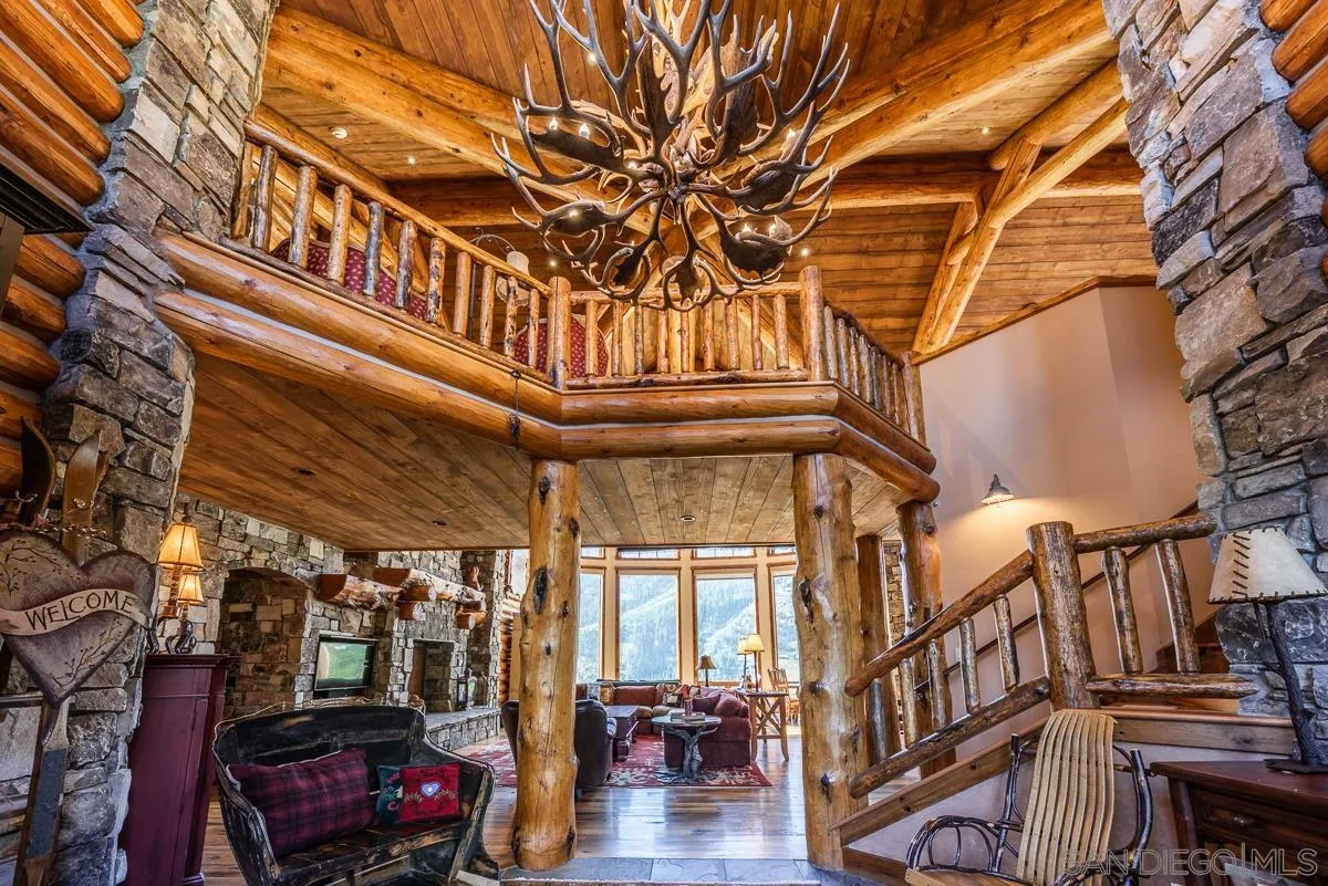 Mammoth Lakes, California 93546, United States, 6 Bedrooms Bedrooms, ,7 BathroomsBathrooms,Residential,Active,74643