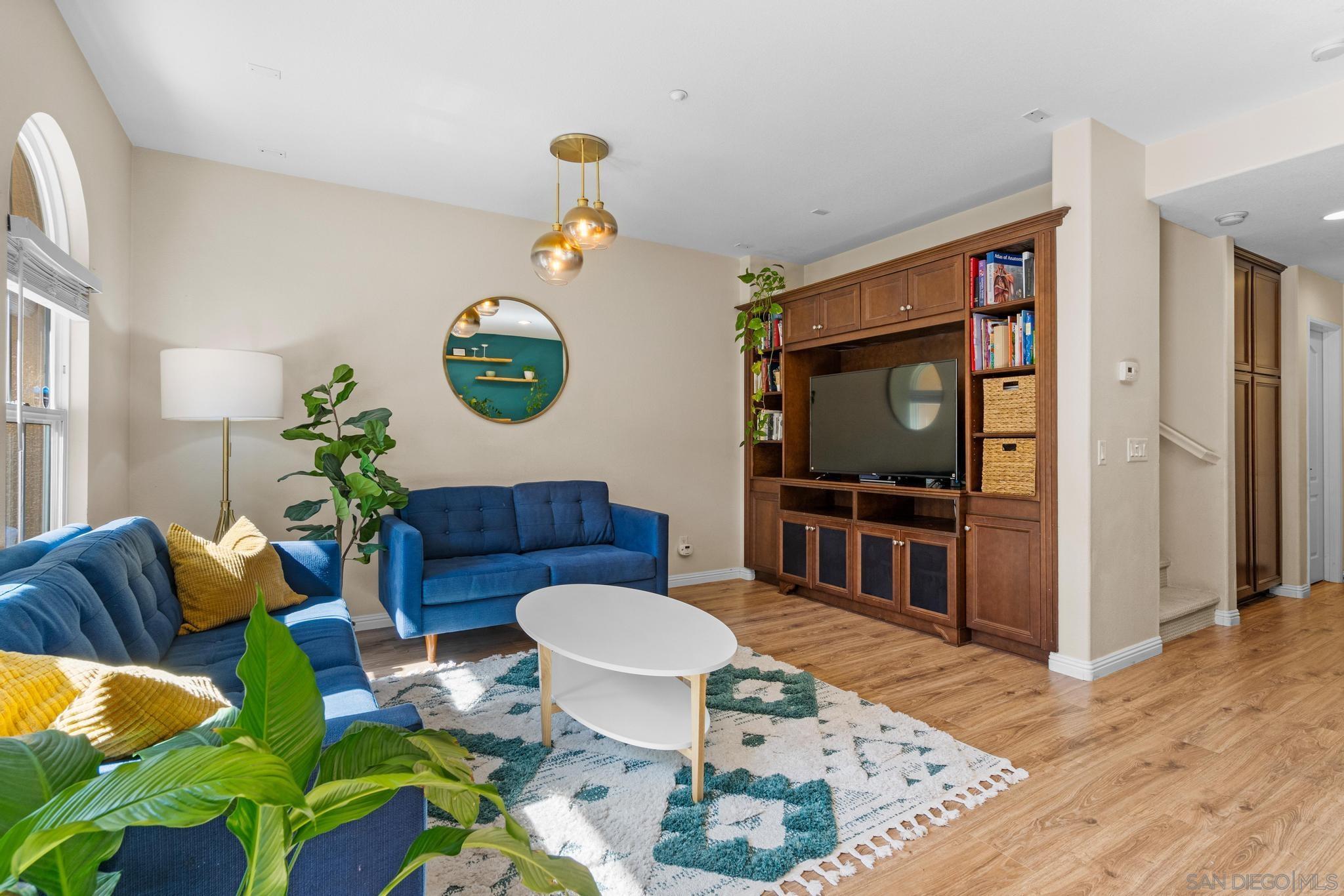 17071 Calle Trevino 8