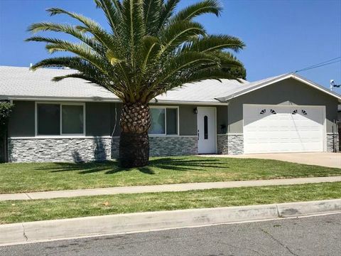 738 Mills Street Escondido CA 92027