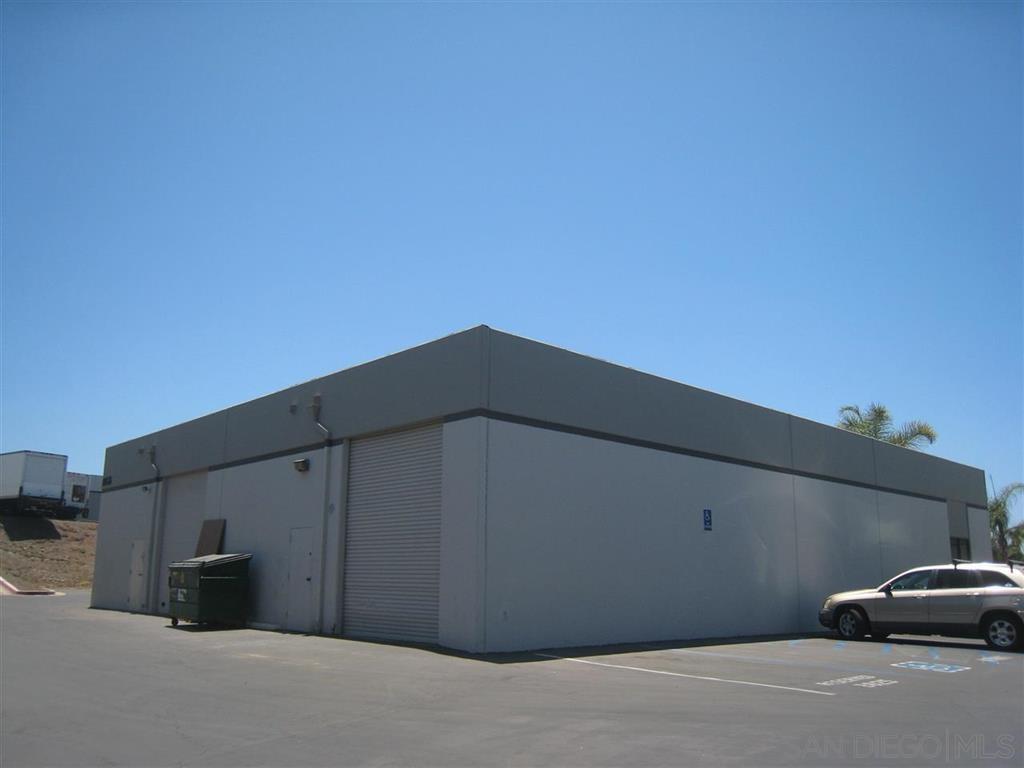 8615 Commerce Ave