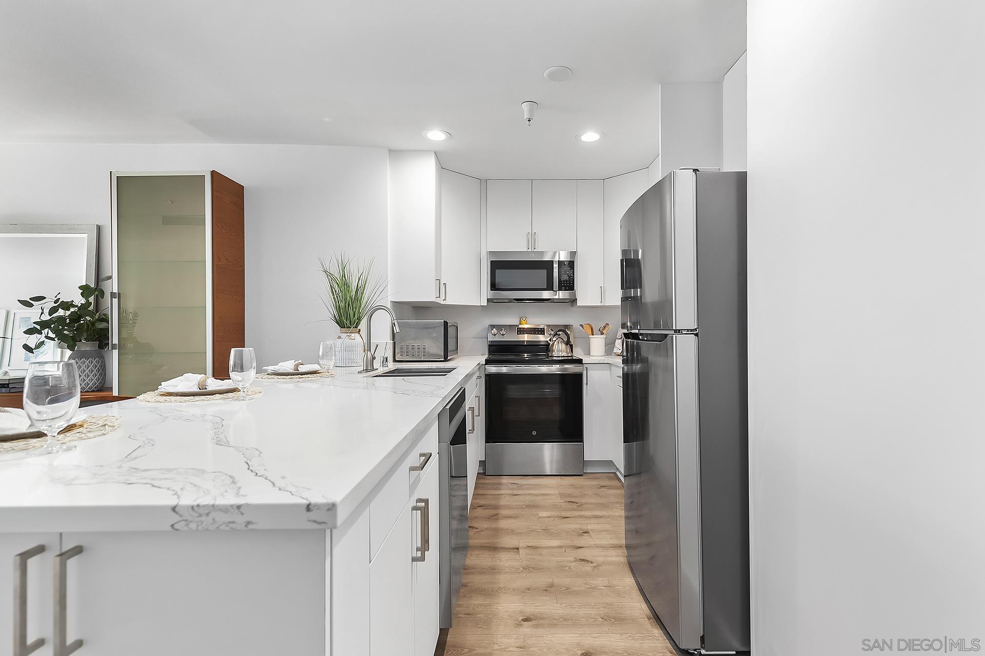 4667 Ocean Blvd 108