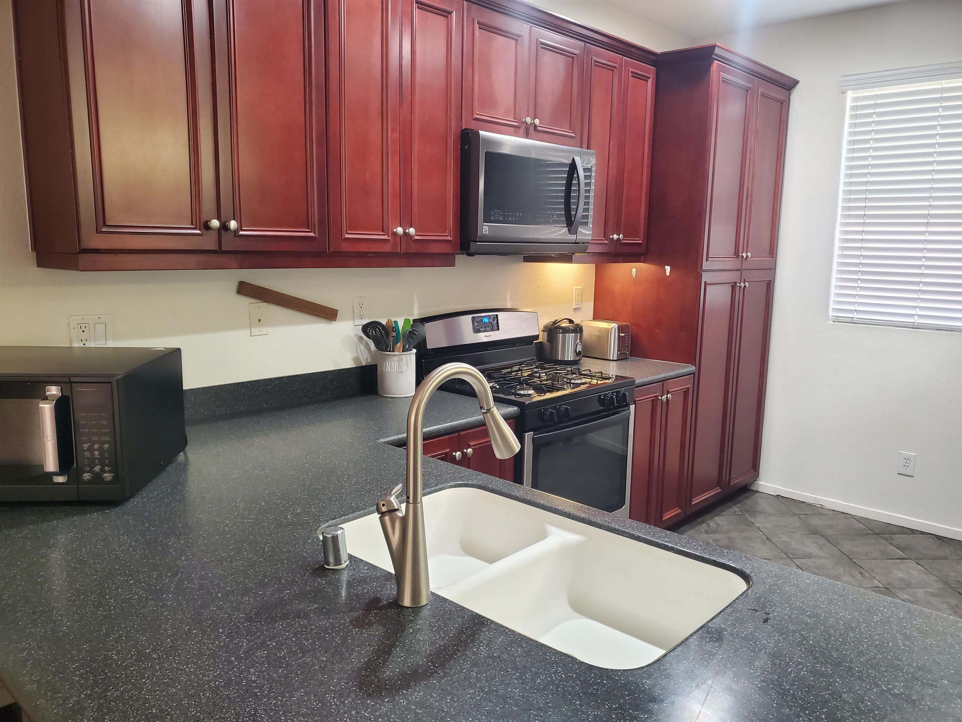 8806 Appleblossom Ct 4