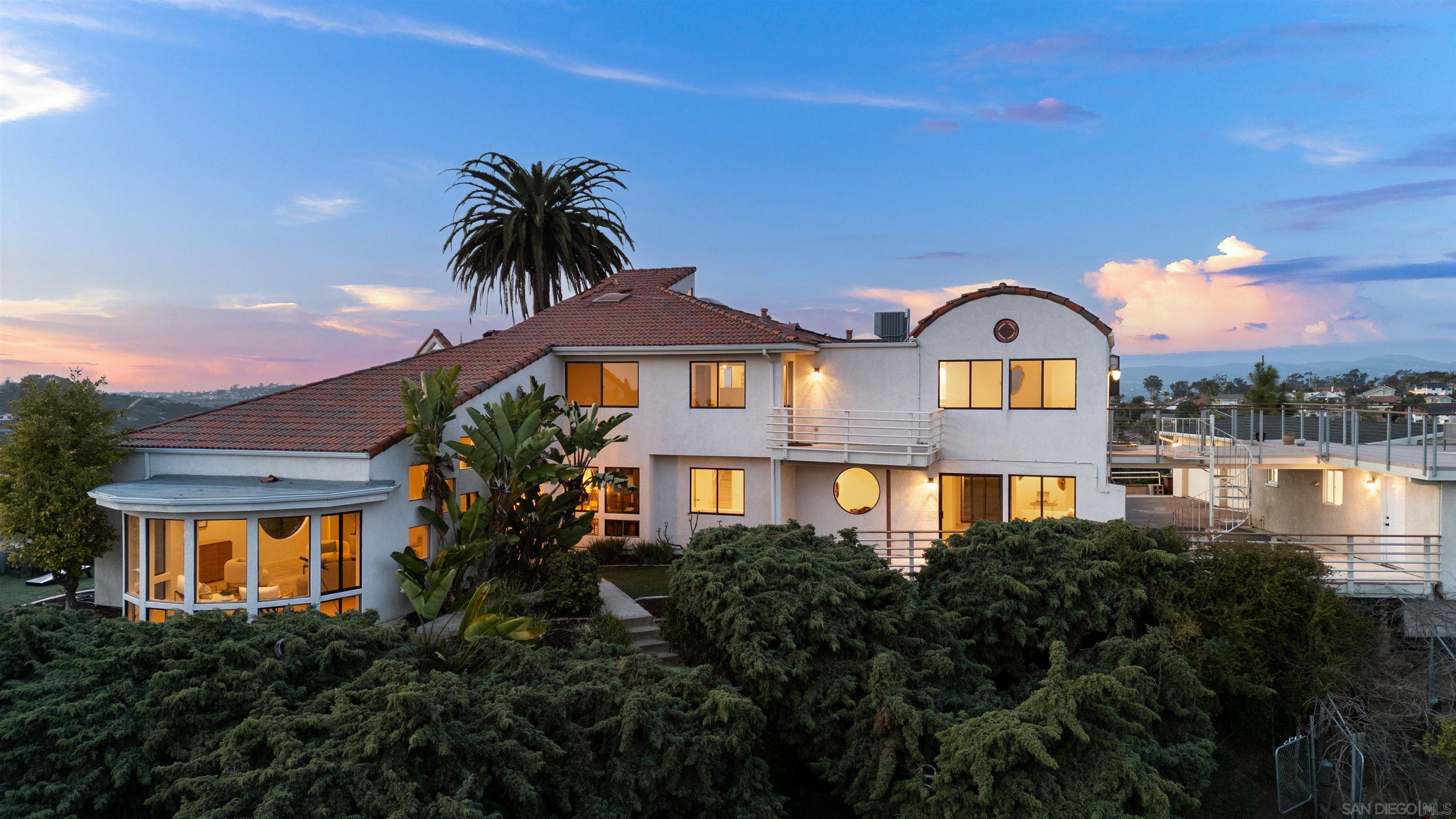 1050 Solana Dr