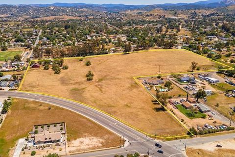 915 9TH ST Ramona CA 92065