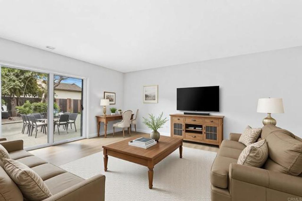 listing image 0