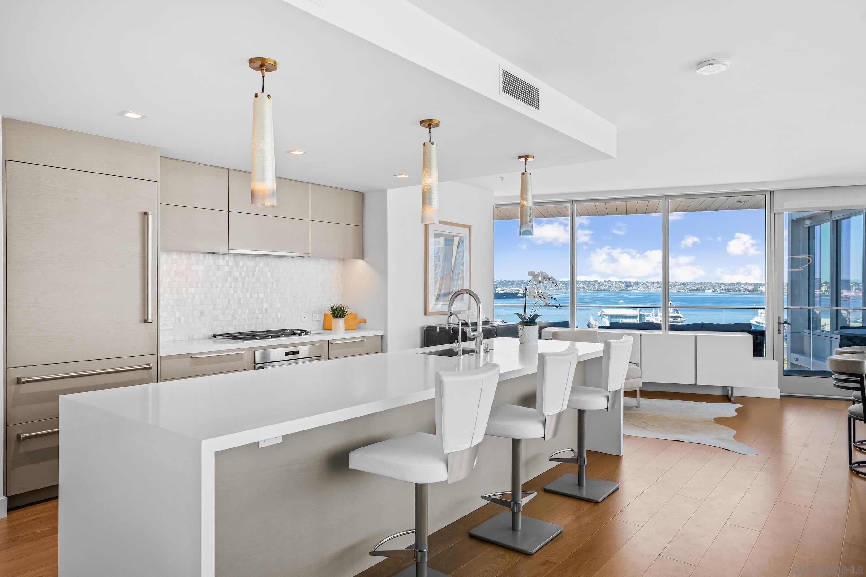 888 W E Street 1101