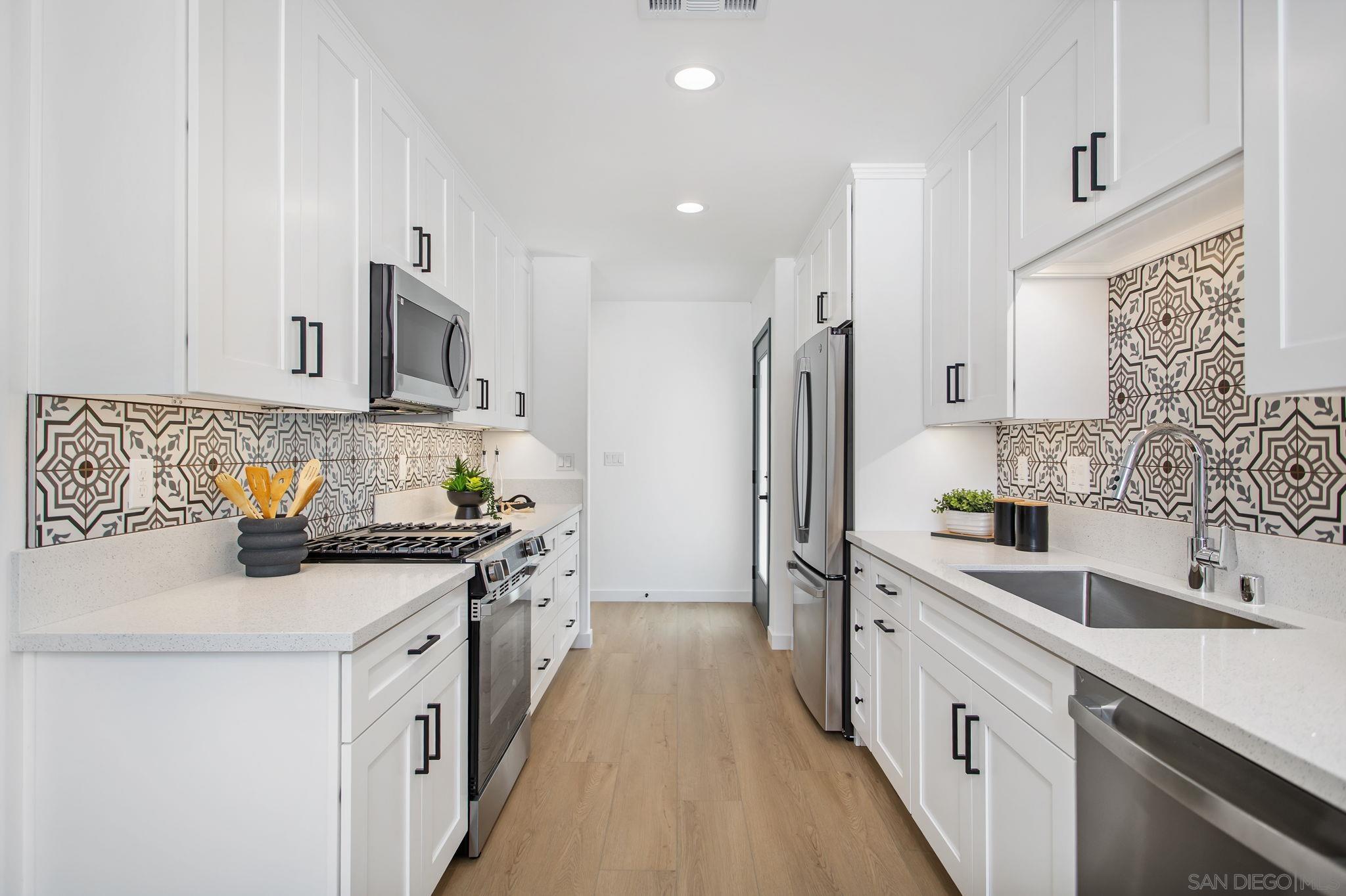 1134 Dearborn Dr