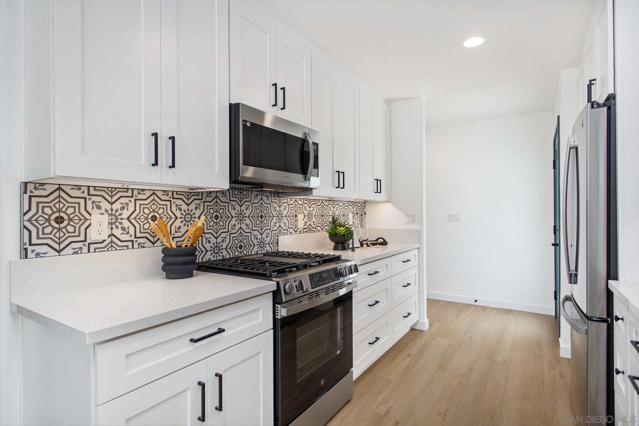 1134 Dearborn Dr
