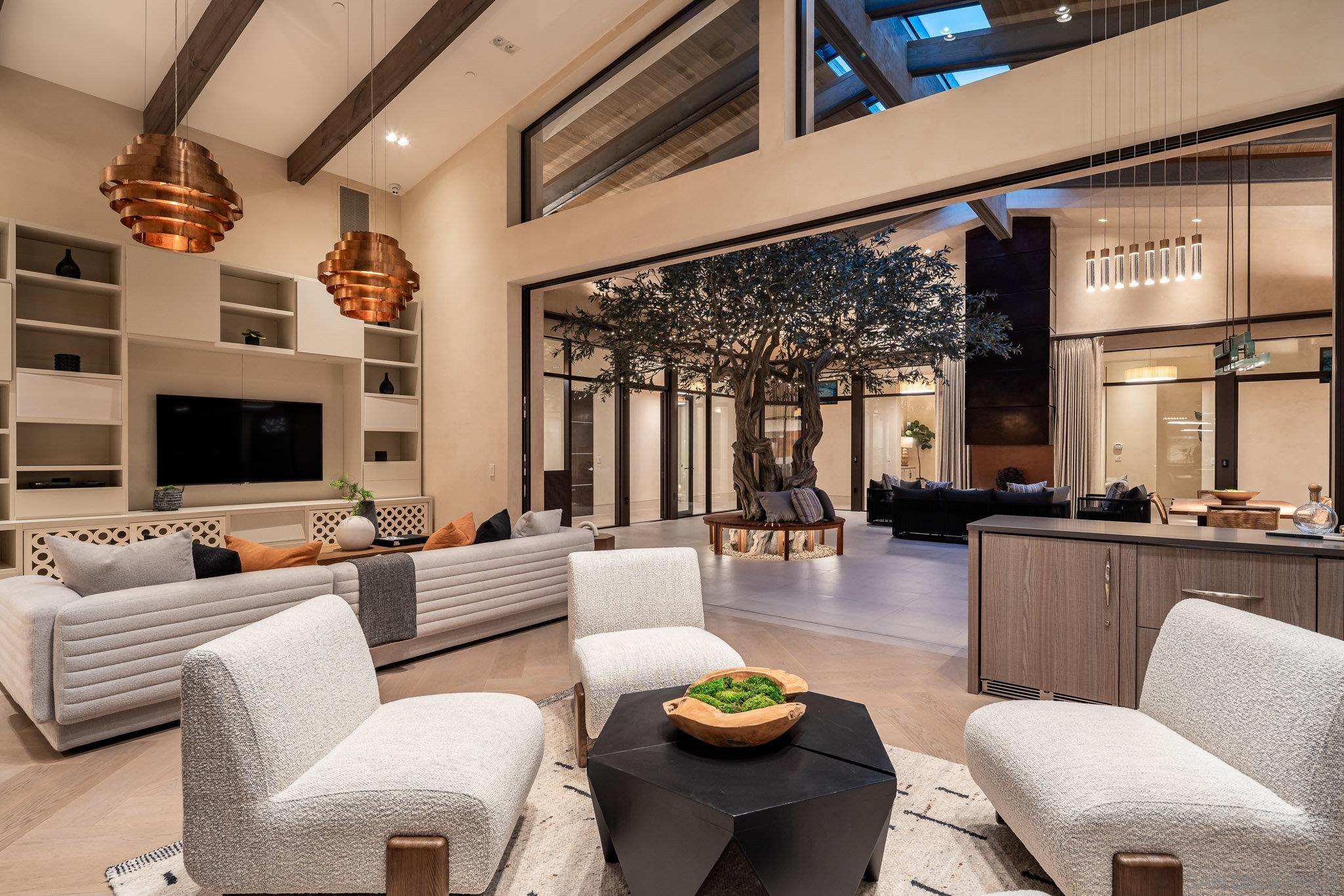 6005 La Jolla Scenic Dr S