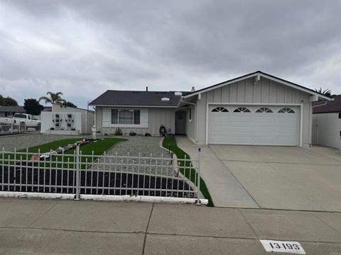 13193 Avenida Del General San Diego CA 92129