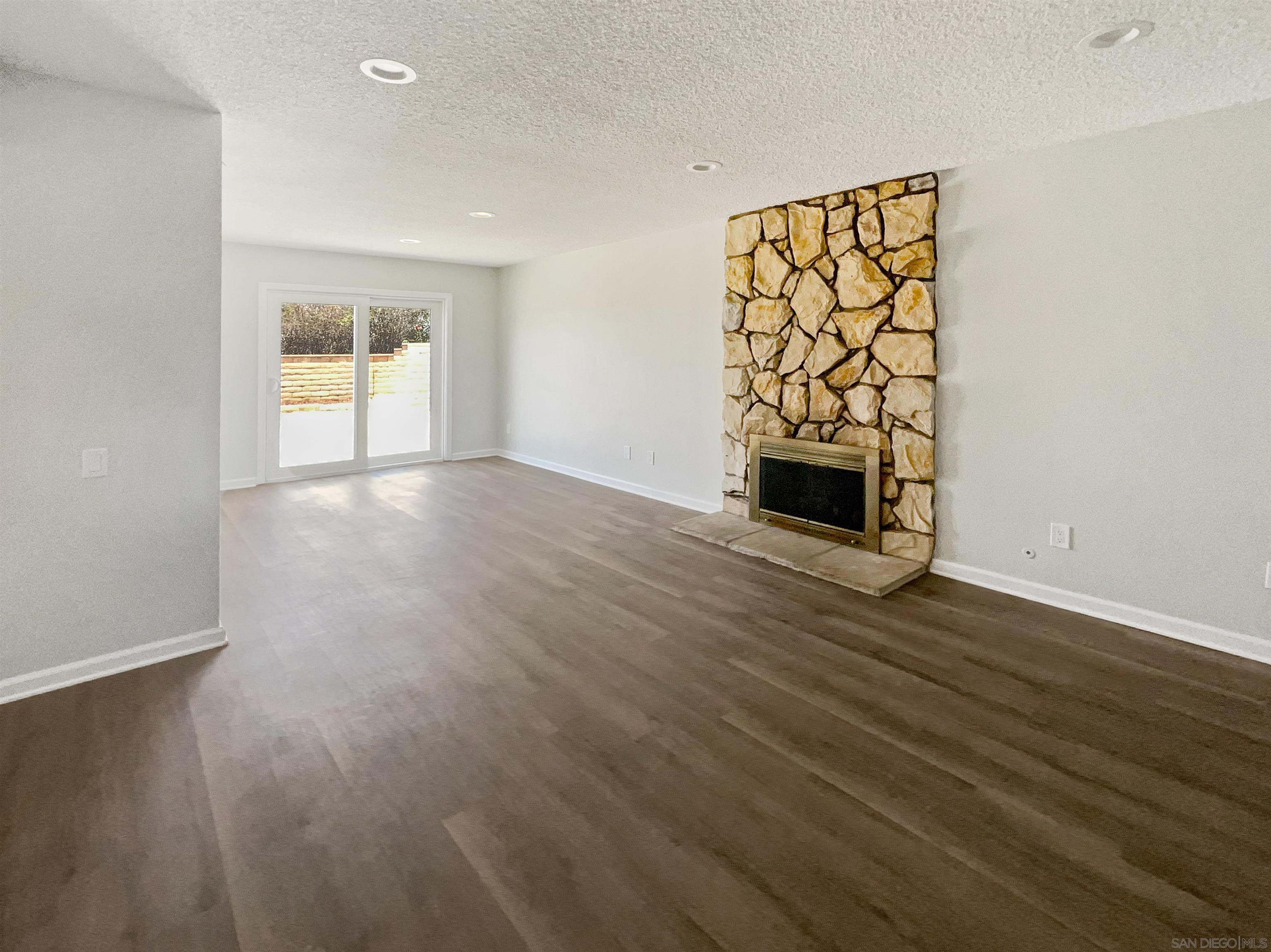 141 Rainier Ct