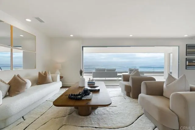 La Jolla, California 92037, United States, 4 Bedrooms Bedrooms, ,5 BathroomsBathrooms,Residential,Active,41438