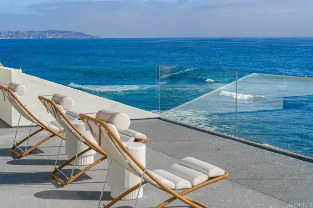 La Jolla, California 92037, United States, 4 Bedrooms Bedrooms, ,5 BathroomsBathrooms,Residential,Active,41438