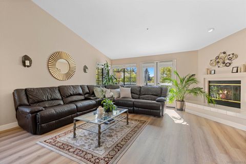 16404  Avenida Venusto  E San Diego CA 92128