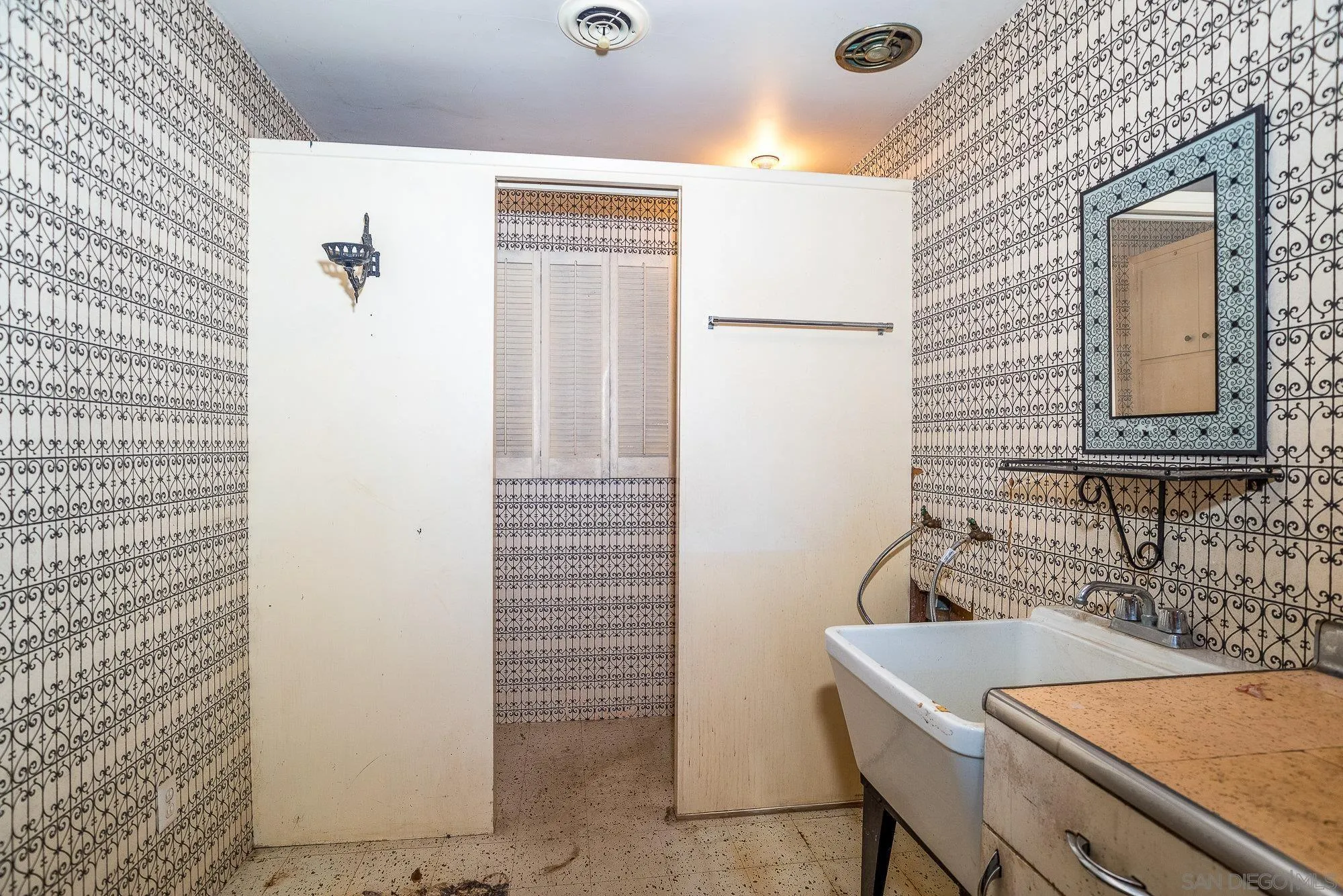 La Mesa, California 91941, United States, 2 Bedrooms Bedrooms, ,2 BathroomsBathrooms,Residential,Active,159796