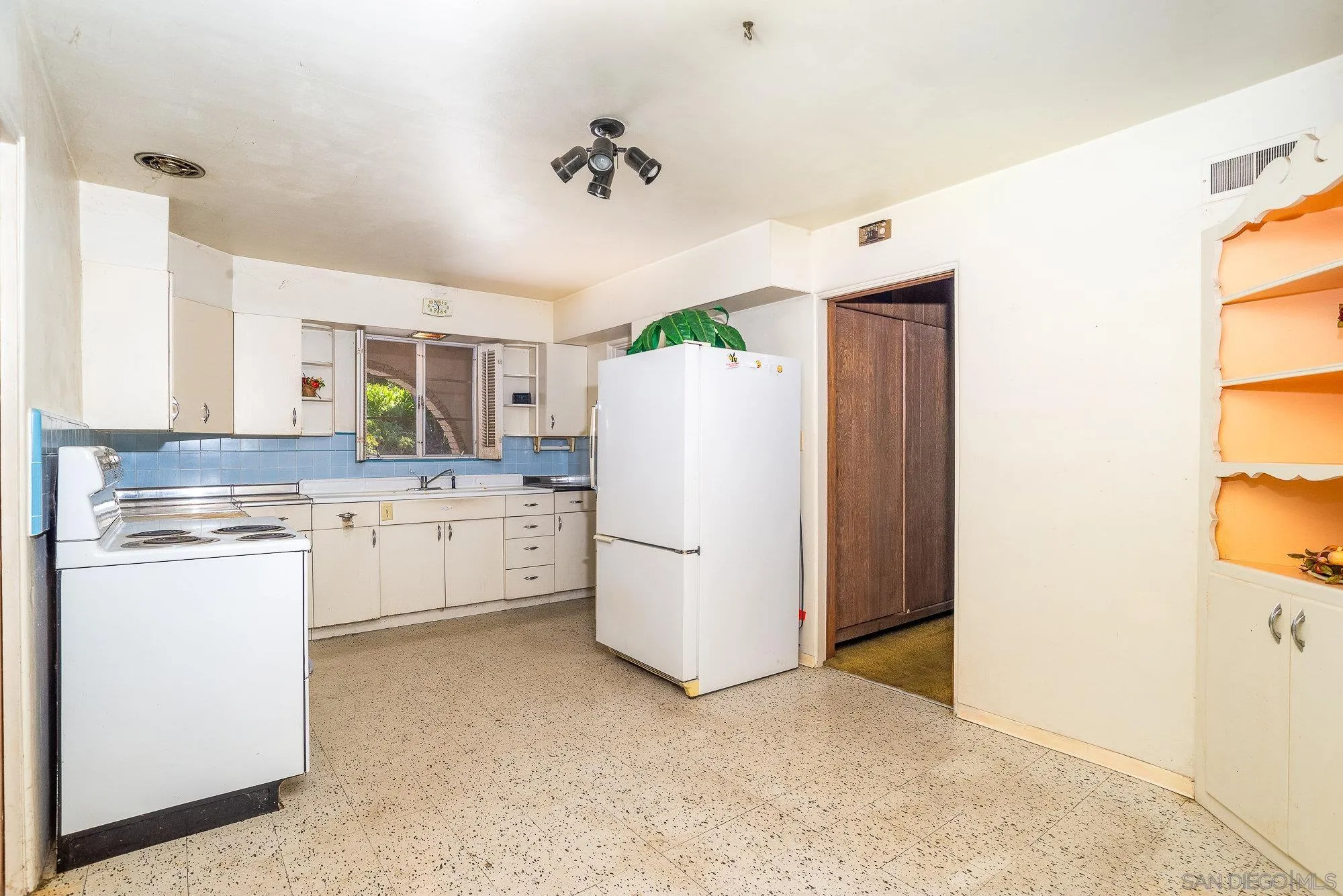 La Mesa, California 91941, United States, 2 Bedrooms Bedrooms, ,2 BathroomsBathrooms,Residential,Active,159796