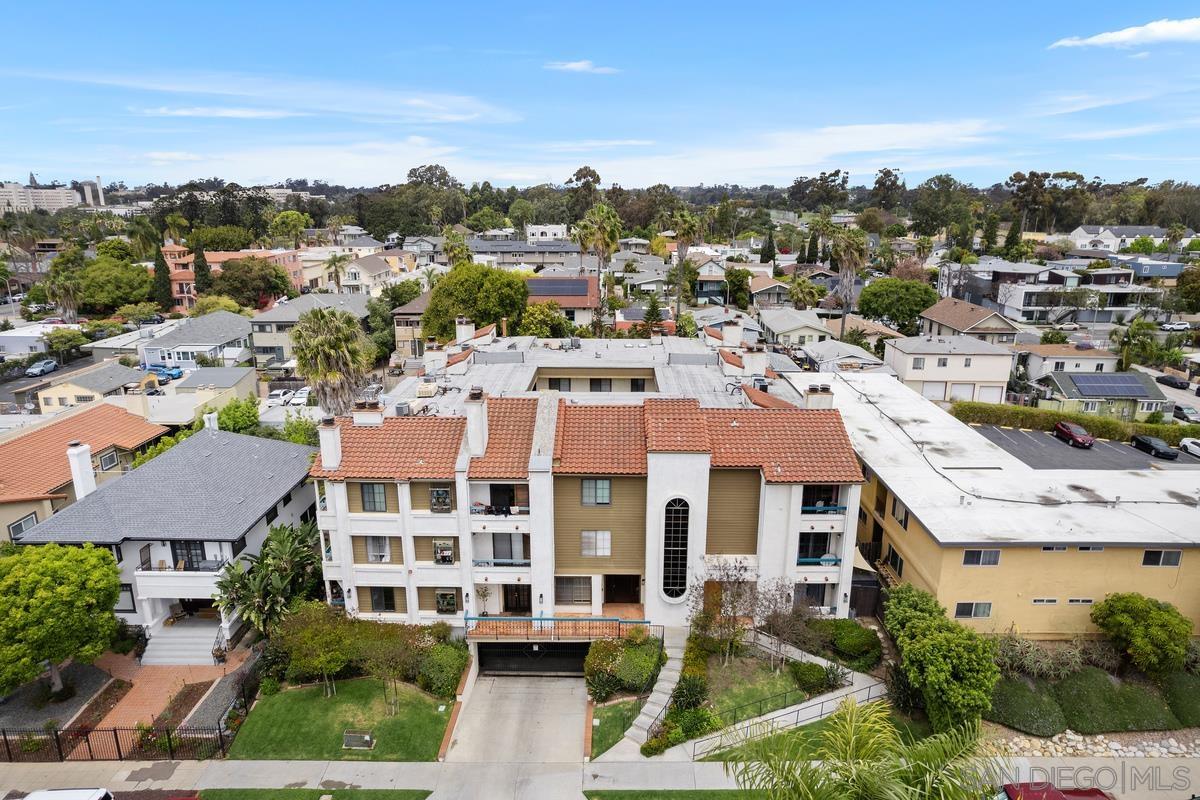 2560 C St 32