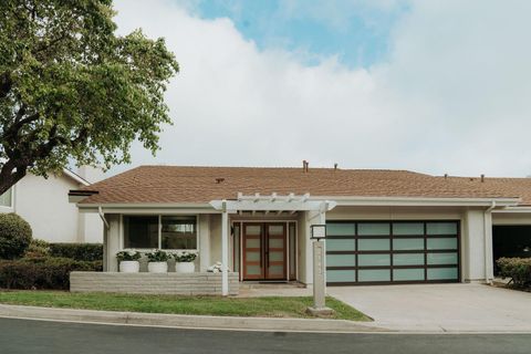 2143  Caminito San Martin La Jolla CA 92037