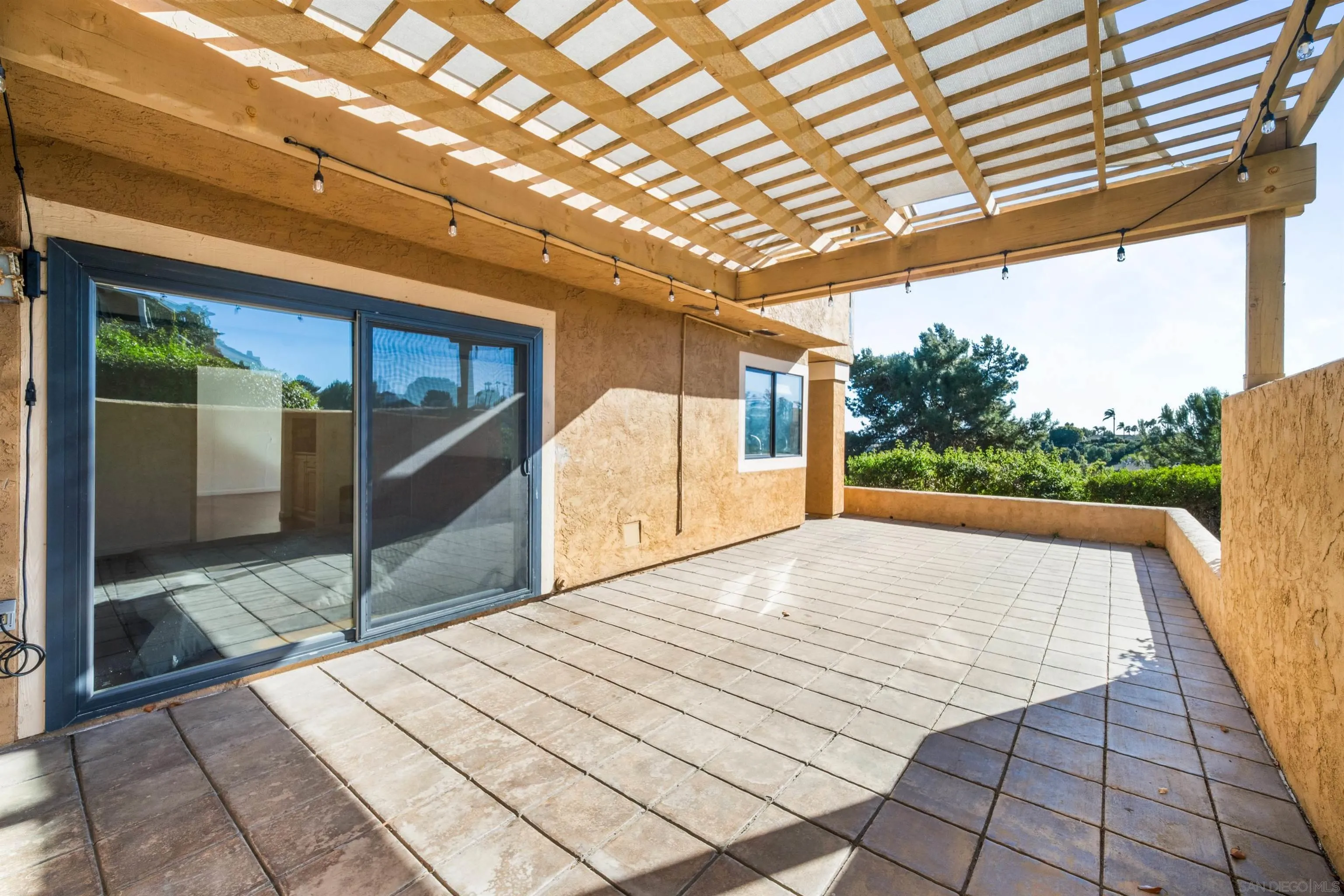 La Jolla, California 92037, United States, 4 Bedrooms Bedrooms, ,4 BathroomsBathrooms,Residential,Pending,16459