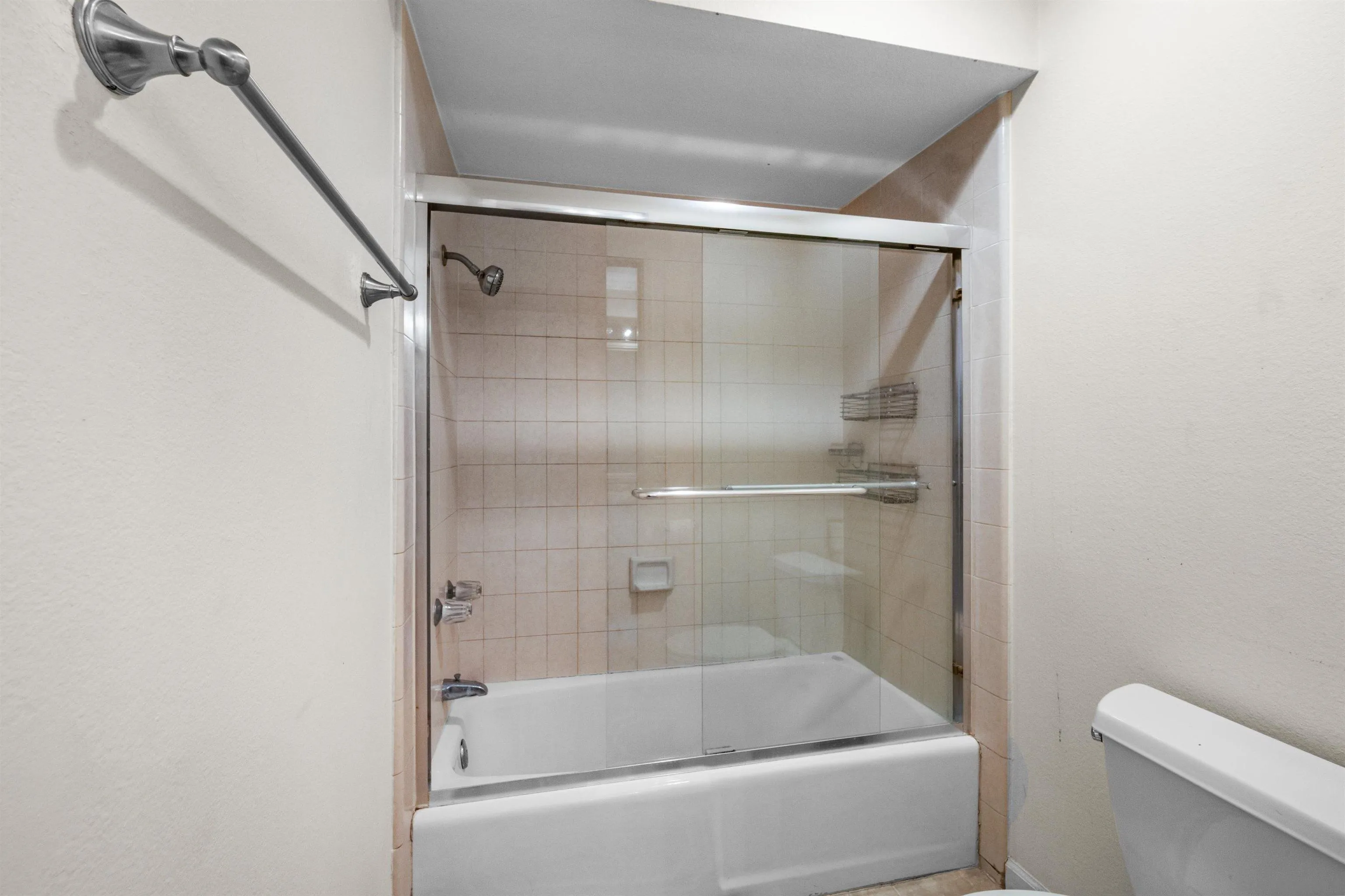 La Jolla, California 92037, United States, 4 Bedrooms Bedrooms, ,4 BathroomsBathrooms,Residential,Pending,16459