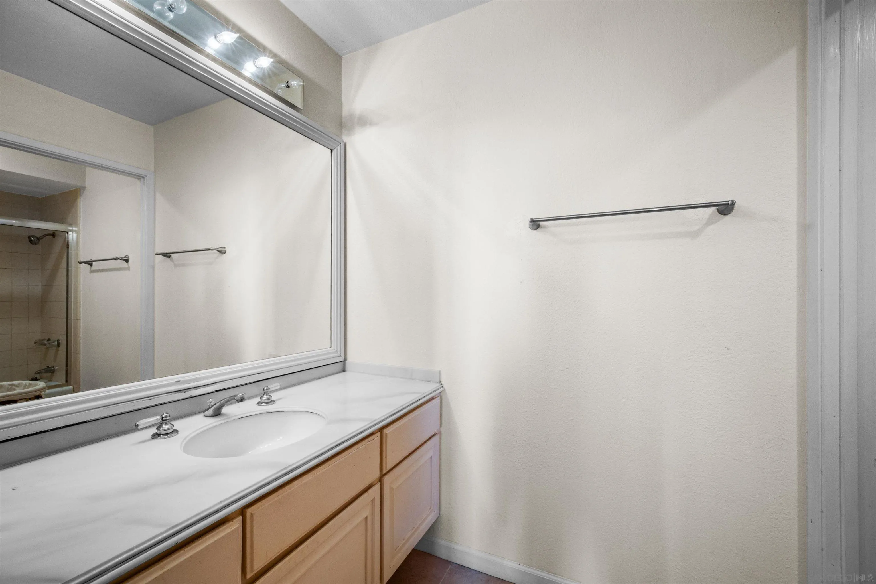 La Jolla, California 92037, United States, 4 Bedrooms Bedrooms, ,4 BathroomsBathrooms,Residential,Pending,16459